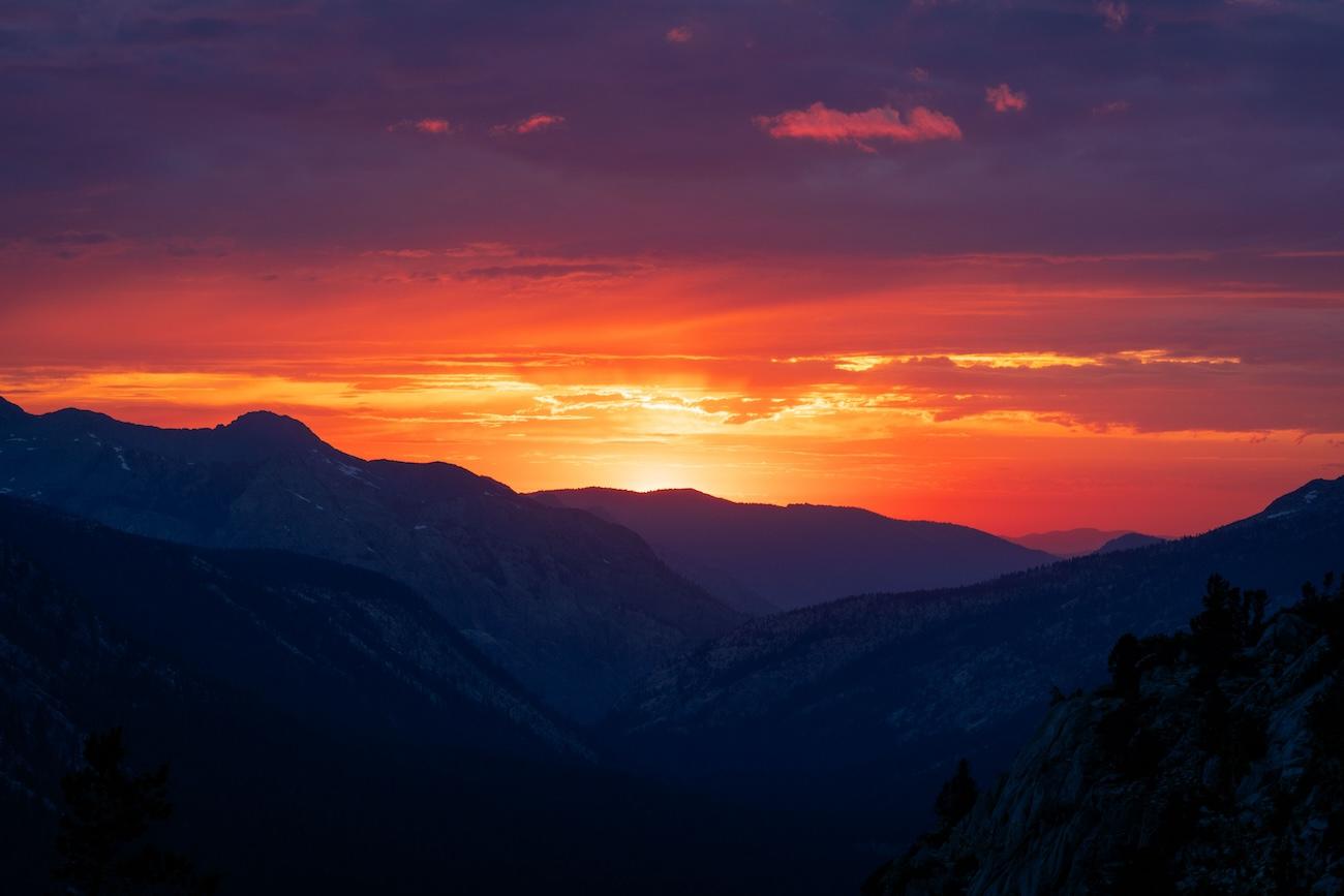 Beautiful sunset over Evolution Valley in Kings Canyon National Park