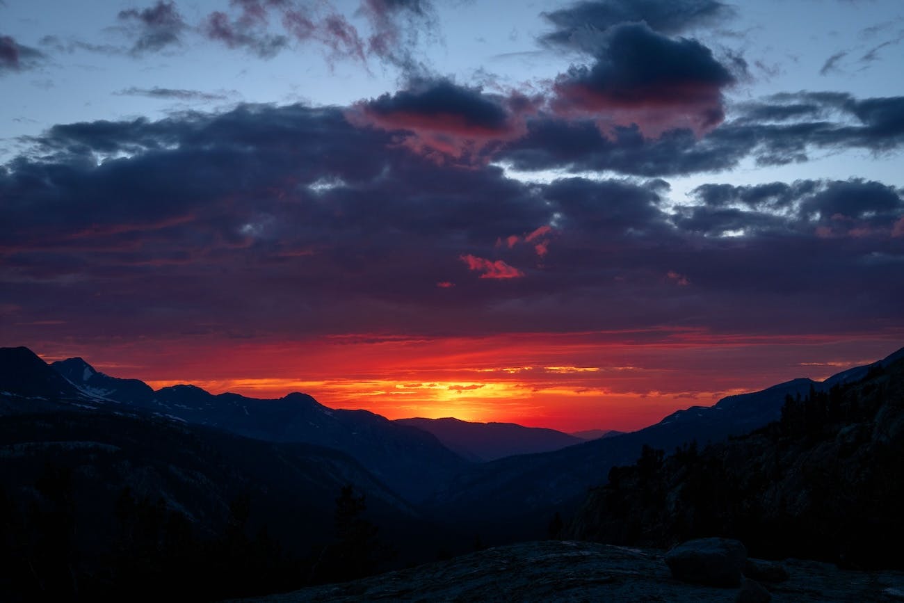 Beautiful sunset over Evolution Valley in Kings Canyon National Park