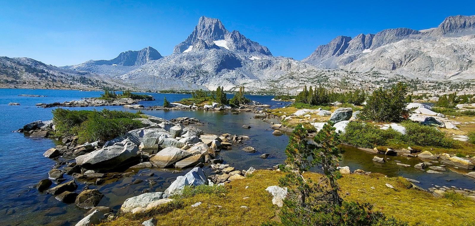 The shoreline of Thousand Island Lake in the Sierras