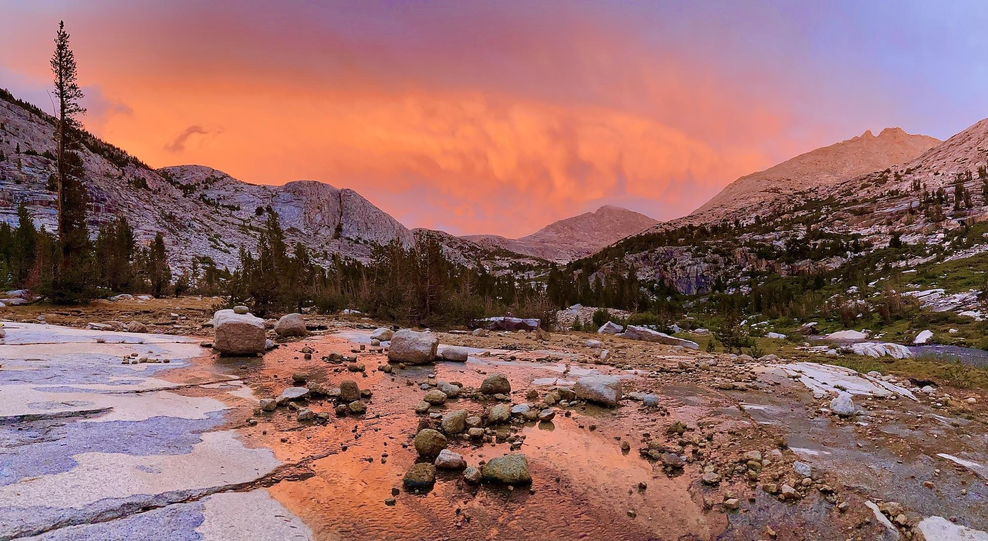 Sunset near the Lake Italy Trail in the Sierras