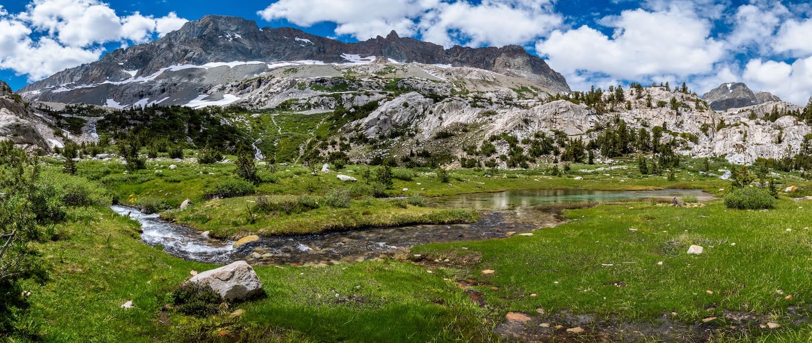Beautiful alpine meadow along the John Muir Trail in Kings Canyon National Park