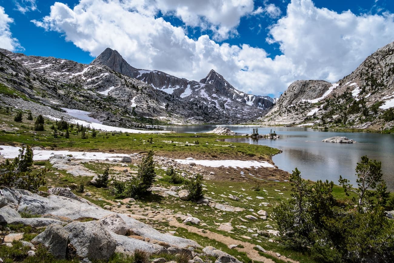 Green grassy meadow at Evolution Lake in Kings Canyon National Park