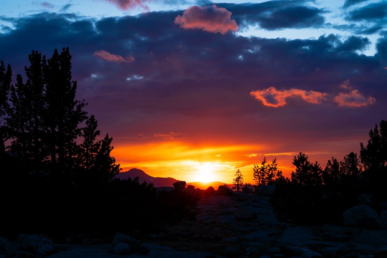 Beautiful sunset over Evolution Valley in Kings Canyon National Park
