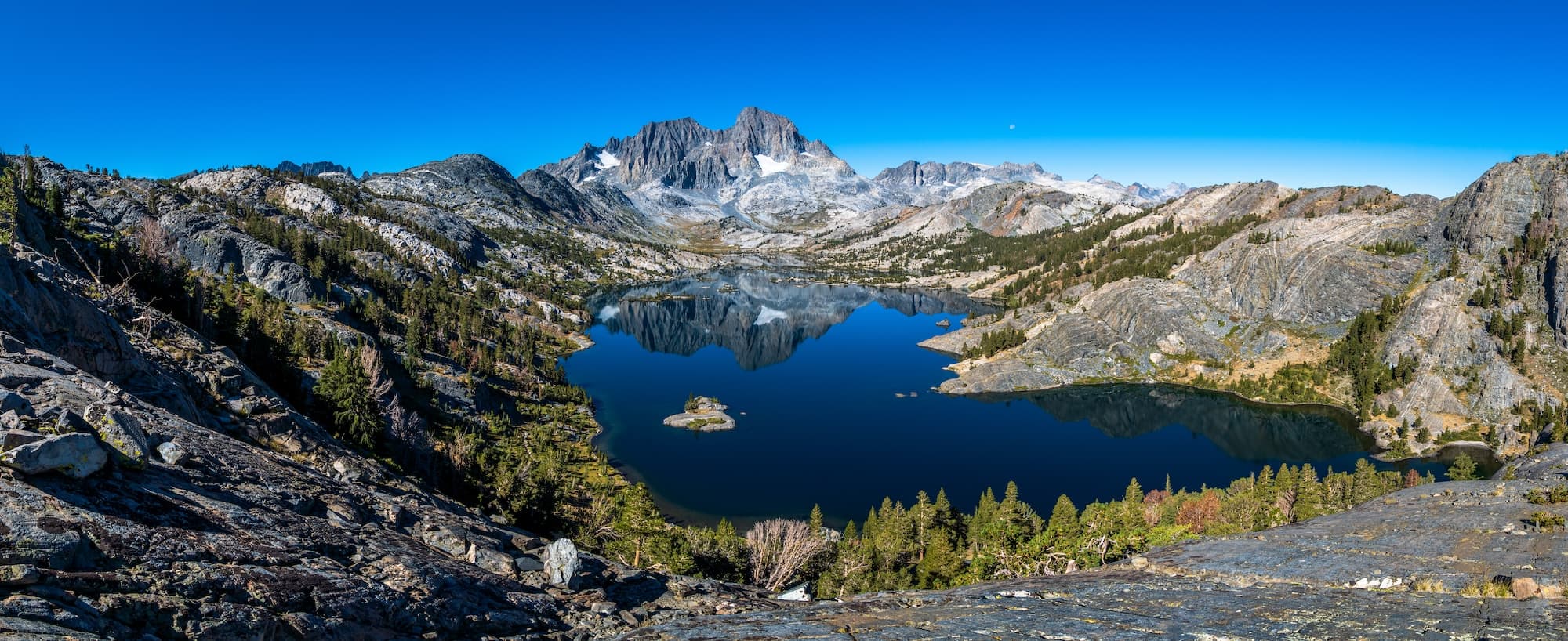 Panoramic shot of Garnet Lake in the Sierras. Photo by Brock Dallman