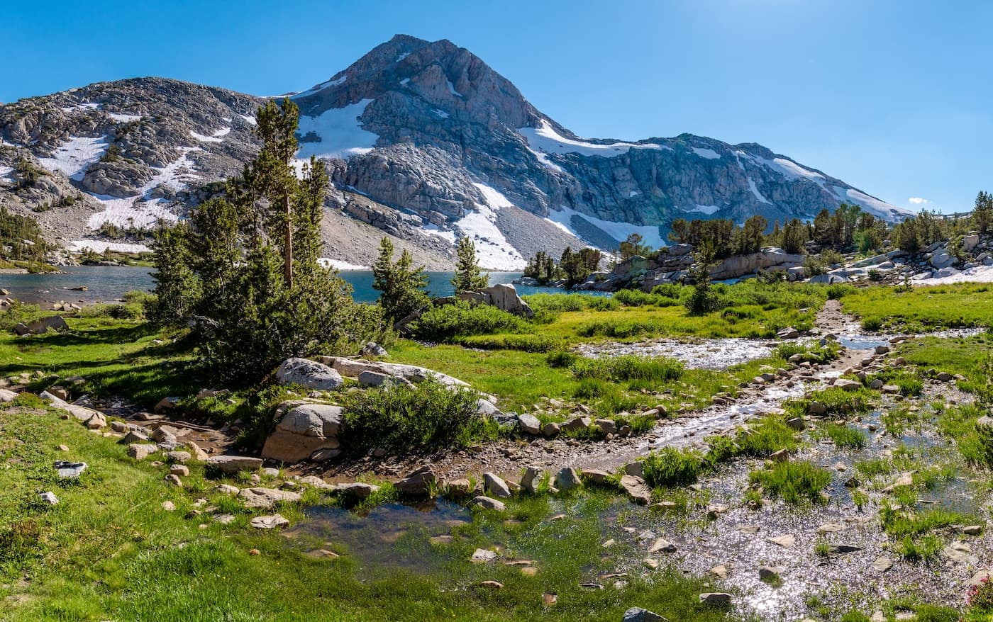Trailside Scenery at Piute Lake