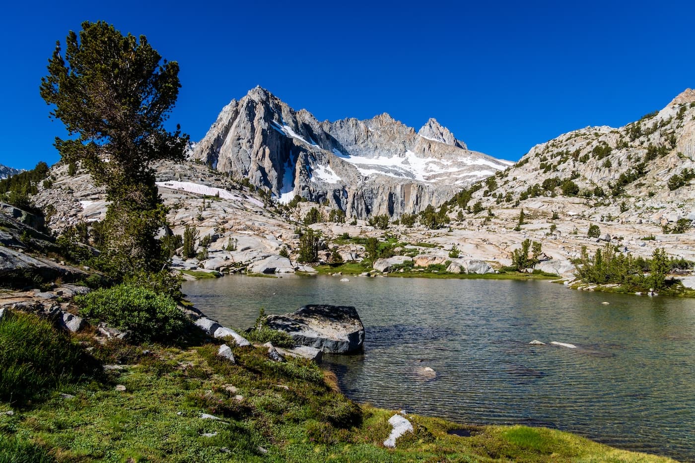 An alpine tarn in the Sabrina Basin