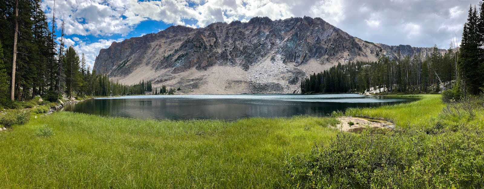 A lake in the Boulder Lakes Basin of the White Clouds Loop