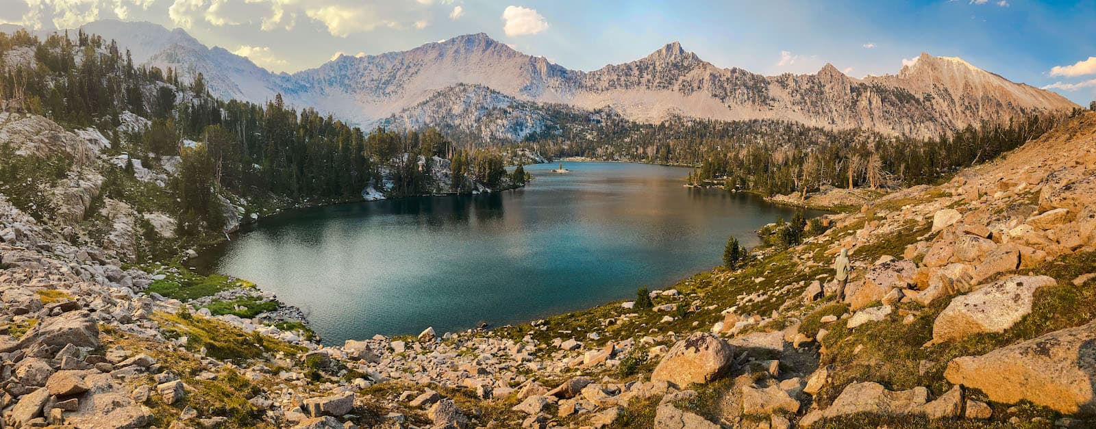 Hummock Lake in the Boulder Chain Lakes Basin along the White Clouds Loop