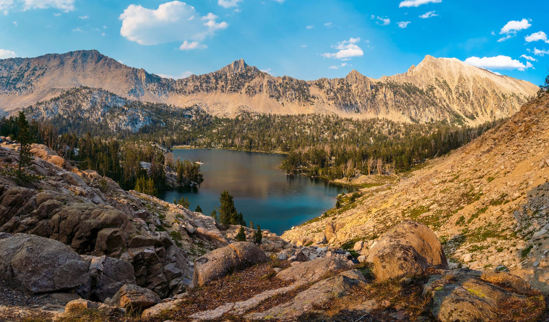 Hummock Lake in the Boulder Chain Lakes Basin along the White Clouds Loop