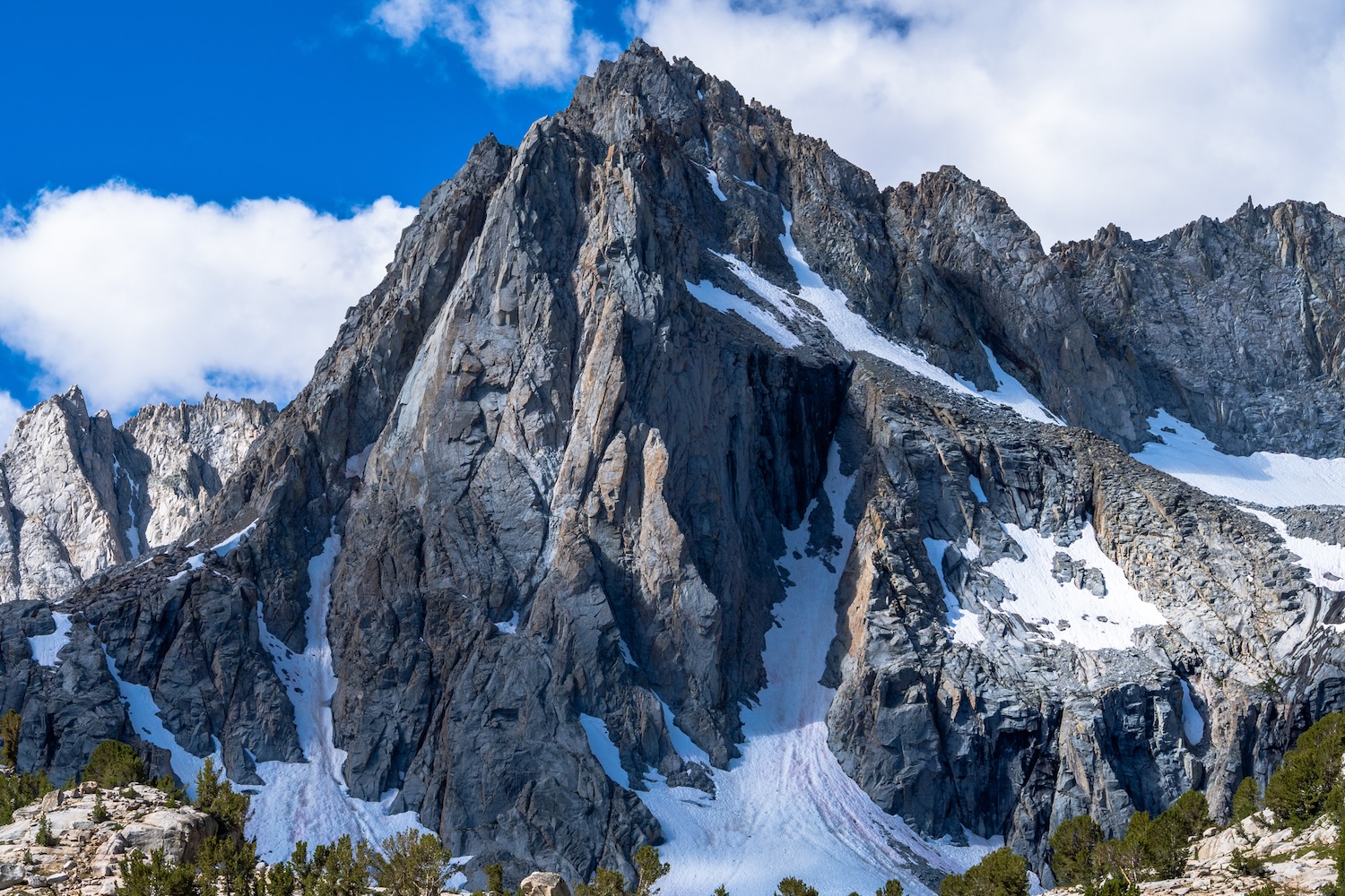 Closeup of granite mountain in the Sabrina Basin